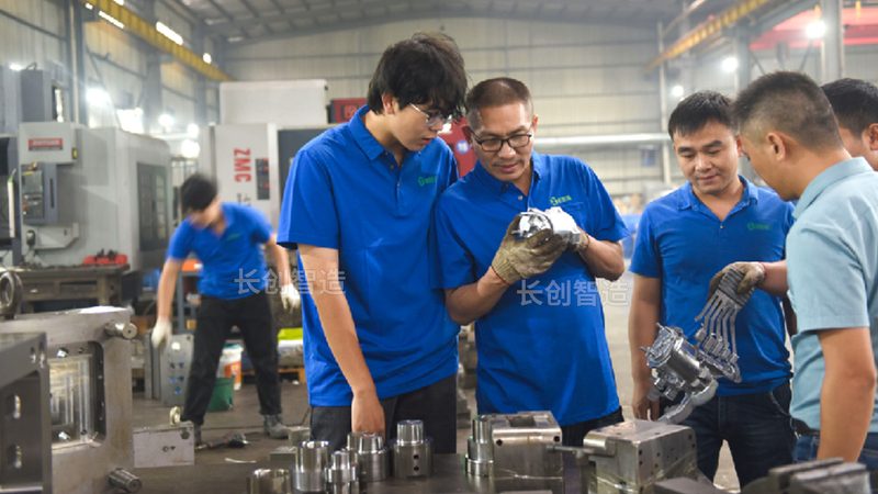 双色模具注塑毛边定制：揭秘其工艺与选型要点