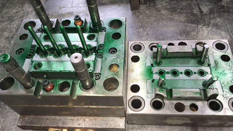 小型拉伸模具加工：价格与品质的平衡之道**